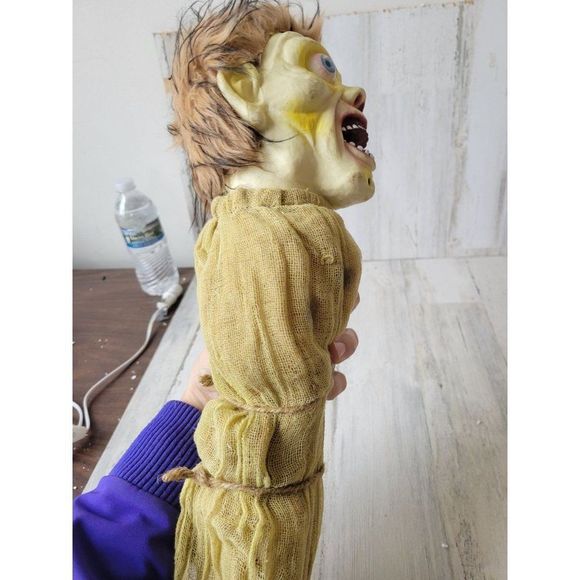 Gemmy zombie body bag animated light up Halloween prop home decor lawn - Picture 6 of 9